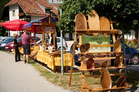 52. Lučki dan_Od štanta do štanta. Leseni izdelki